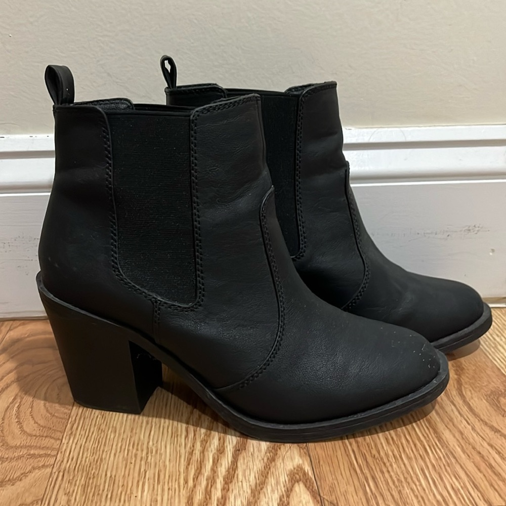 Black Boots
